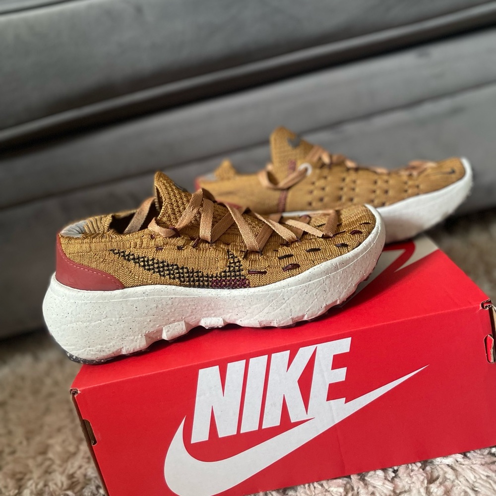 Nike - Space Hippies 04 - Size 6 (fits like 6.5!!)